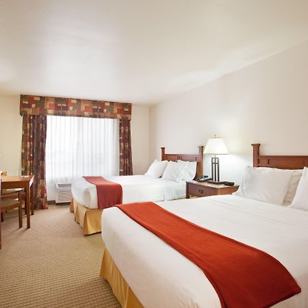 Holiday Inn Express Hotel & Suites Mattoon By Ihg חדר תמונה